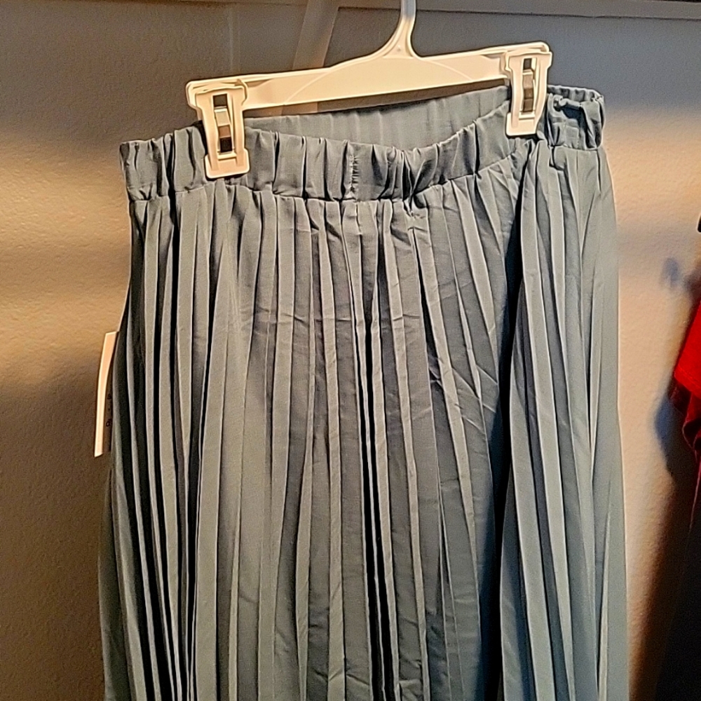 Pleated flowy sage/teal maxi skirt